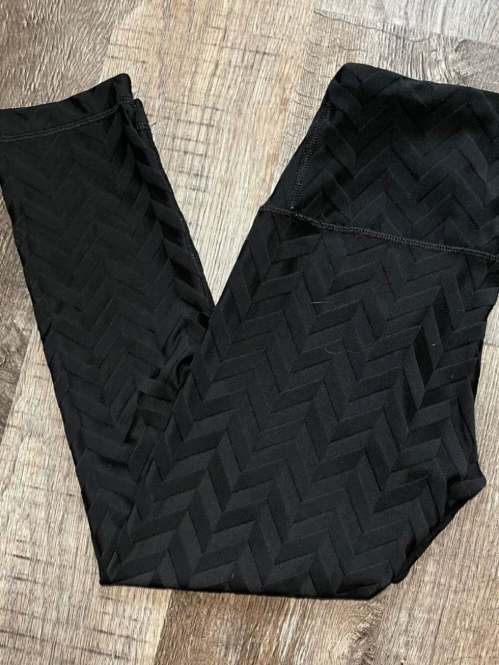 90 Degrees Chevron Leggings - Size Medium